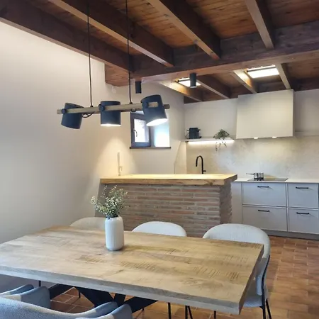 El Nido De La Ardilla, Con Jardin En Reformada En 2026 Ferienhaus