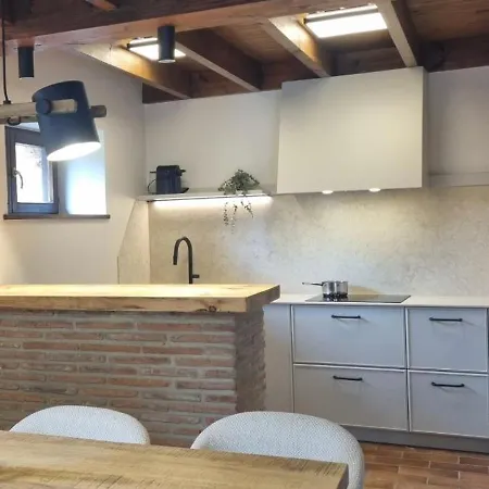 El Nido De La Ardilla, Con Jardin En Reformada En 2026 Ferienhaus *